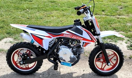 Honda dirt bike with 2025 training wheels